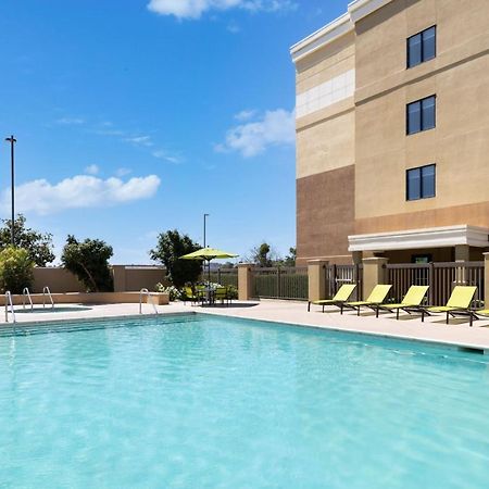 Springhill Suites Fresno Exterior foto
