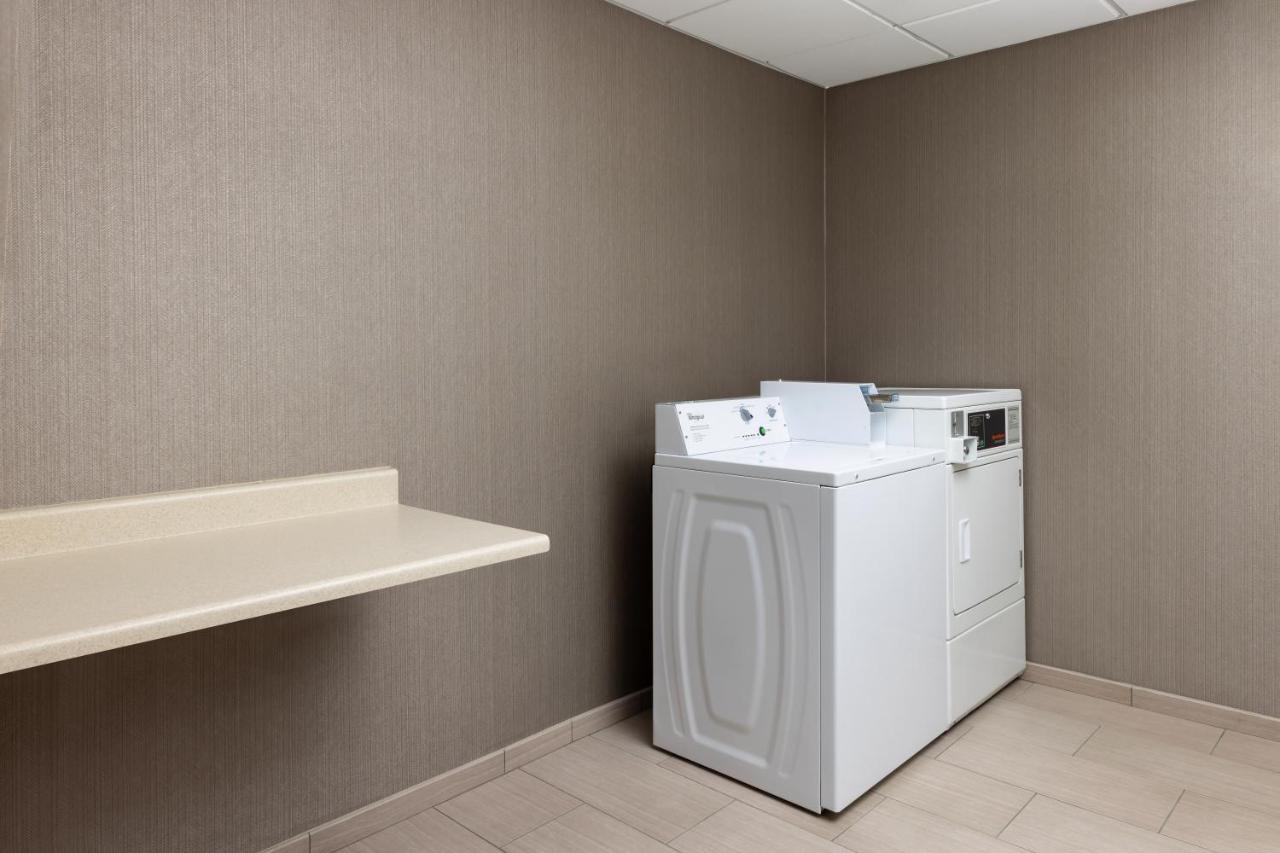 Springhill Suites Fresno Exterior foto